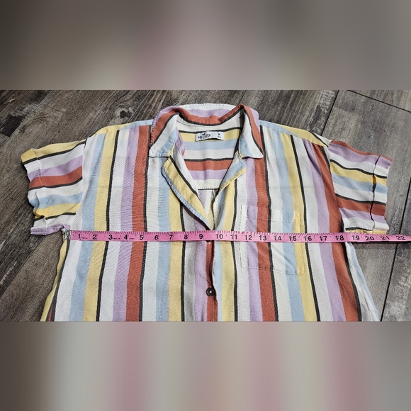 HOLLISTER Pastel Color Stripe Buttoned Crop Shirt Size Medium - Picture 4 of 7